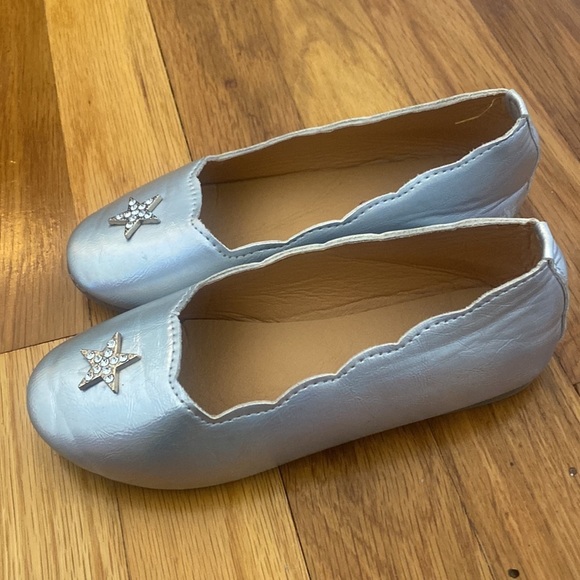 Krazy Kicks Girl’s Silver Ballet Flats With Star Size 11 - Picture 3 of 7